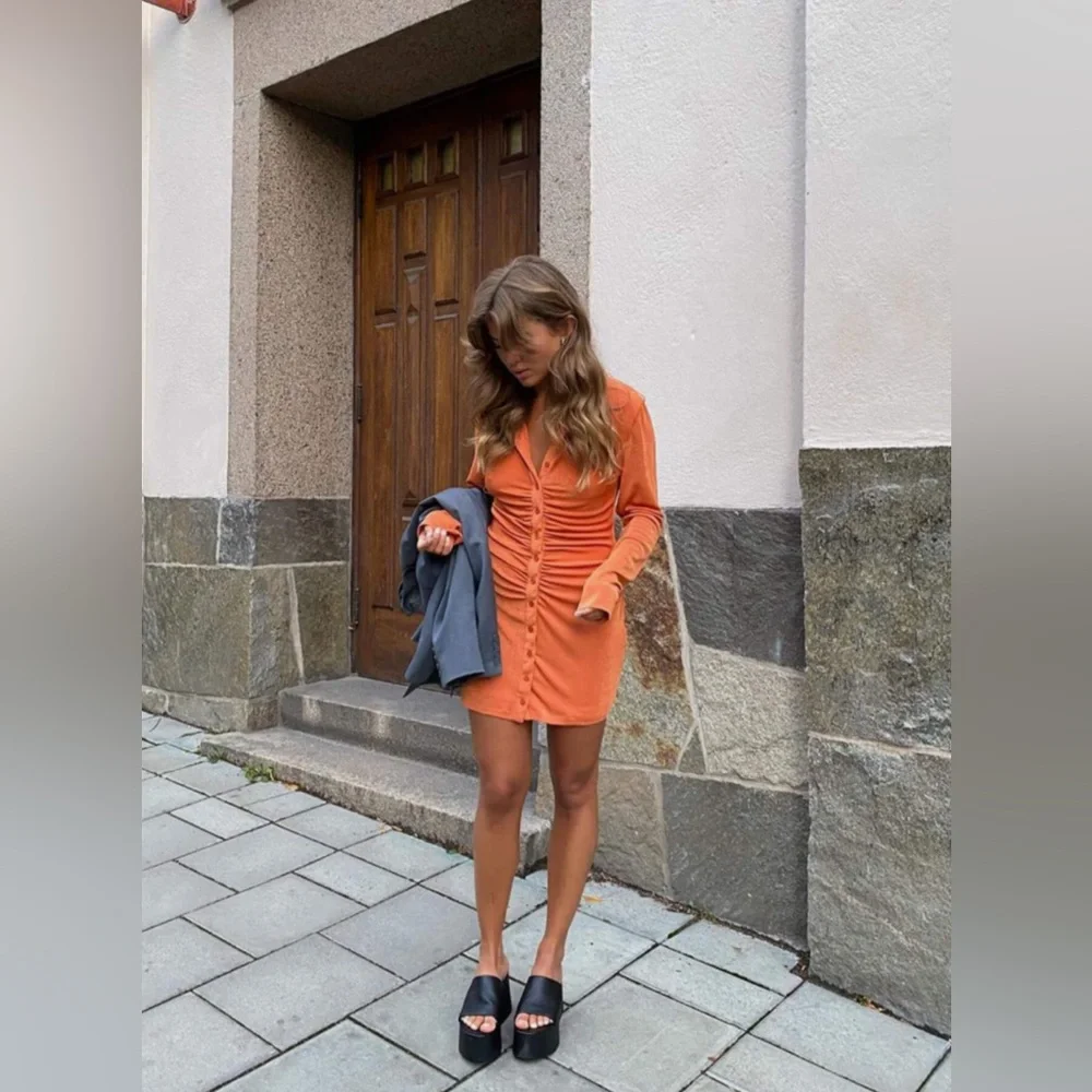 Tony Bianco Black Platform Shoes Sleek Design - Picture 3 of 6